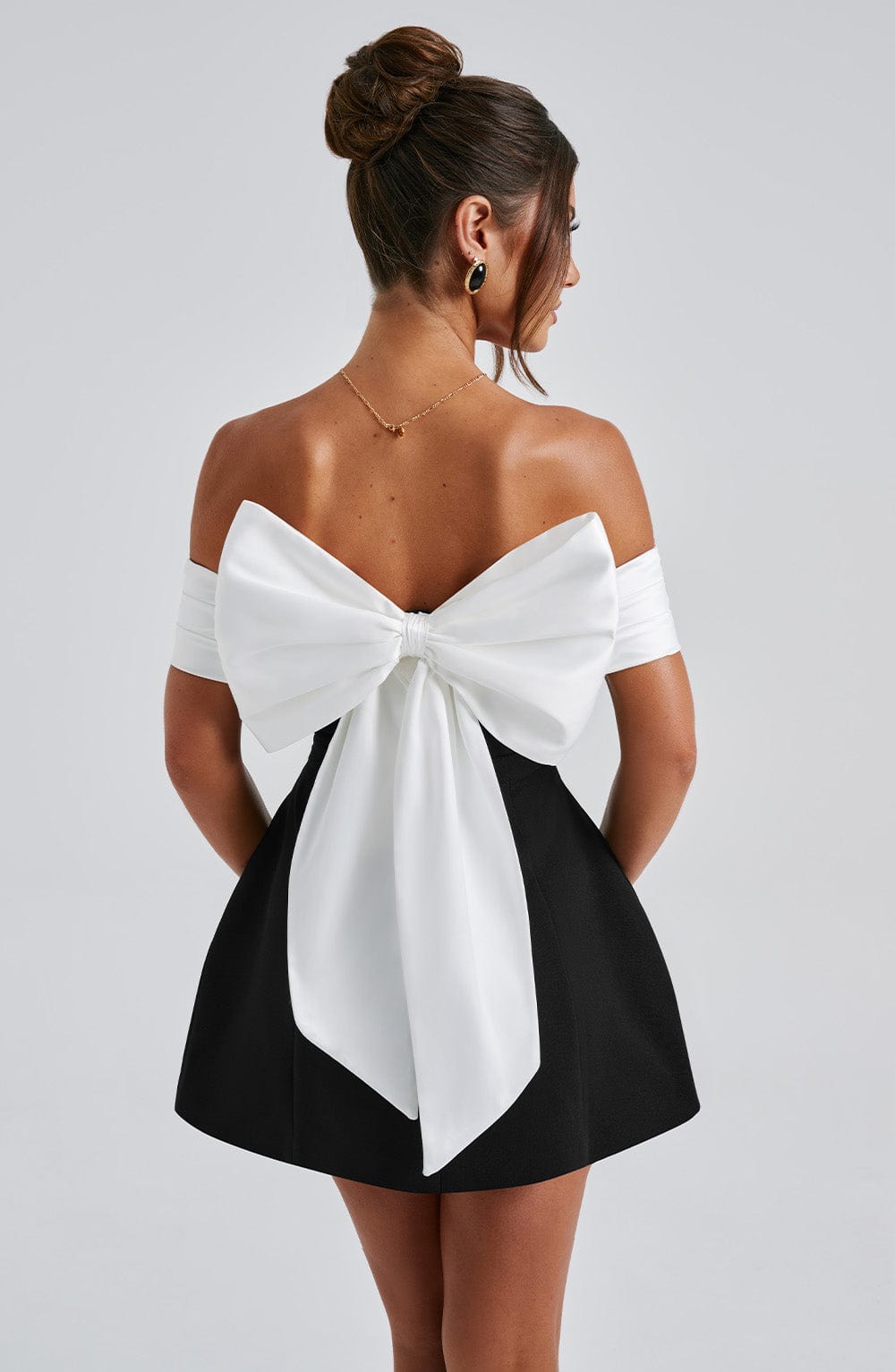 Veya | Chique tweekleurige mini jurk