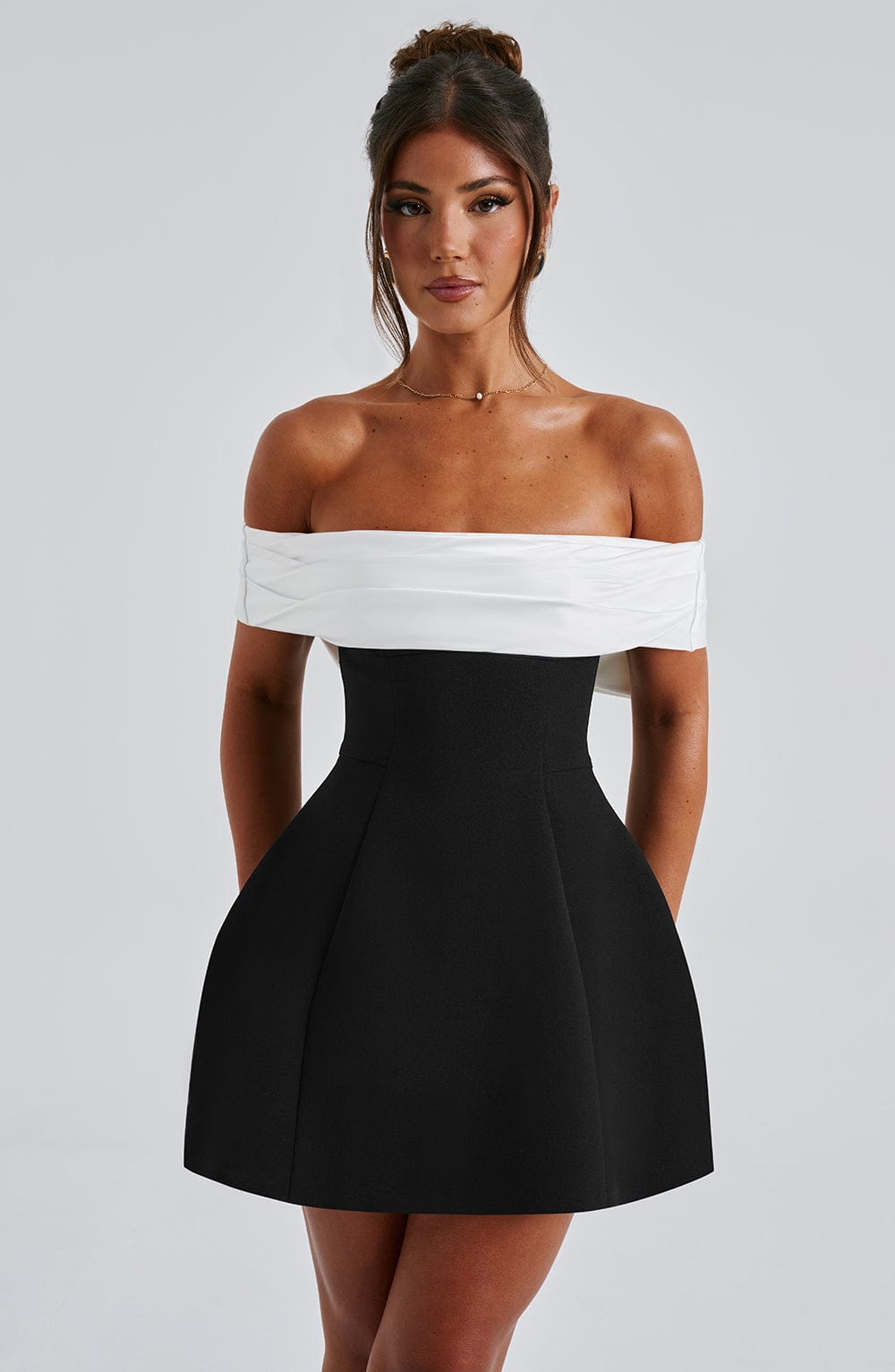 Veya | Chique tweekleurige mini jurk