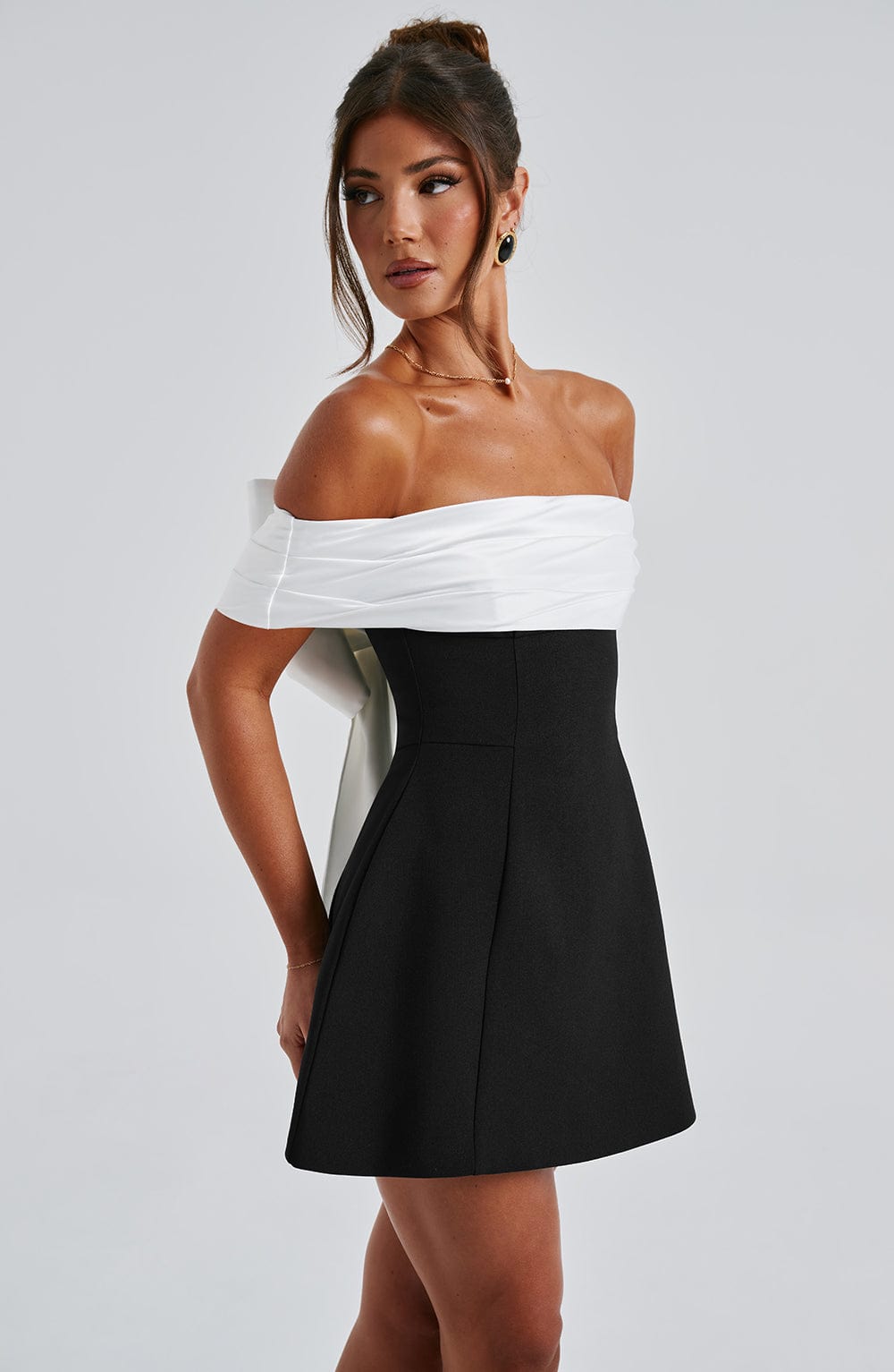 Veya | Chique tweekleurige mini jurk